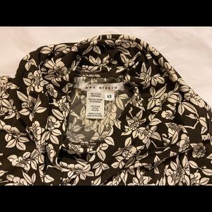 Max Studio skirt - Size XS - Soft & comfy - beautiful with tank top!